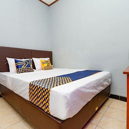 Hotel Spot On 2821 Griya Kawula Syariah Solo Exterior foto